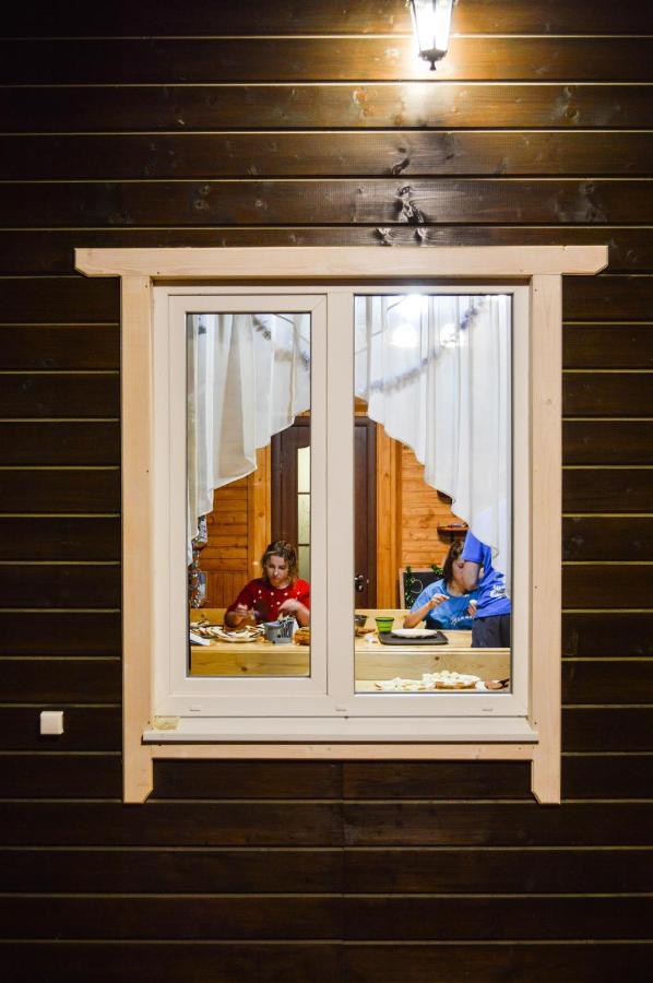 Hotel Рада Дараба Krasnik Esterno foto